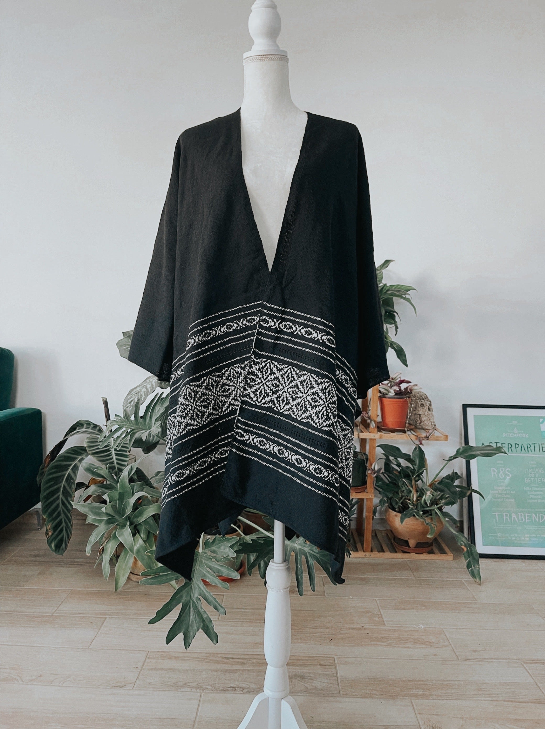 Poncho Tonalli Negro