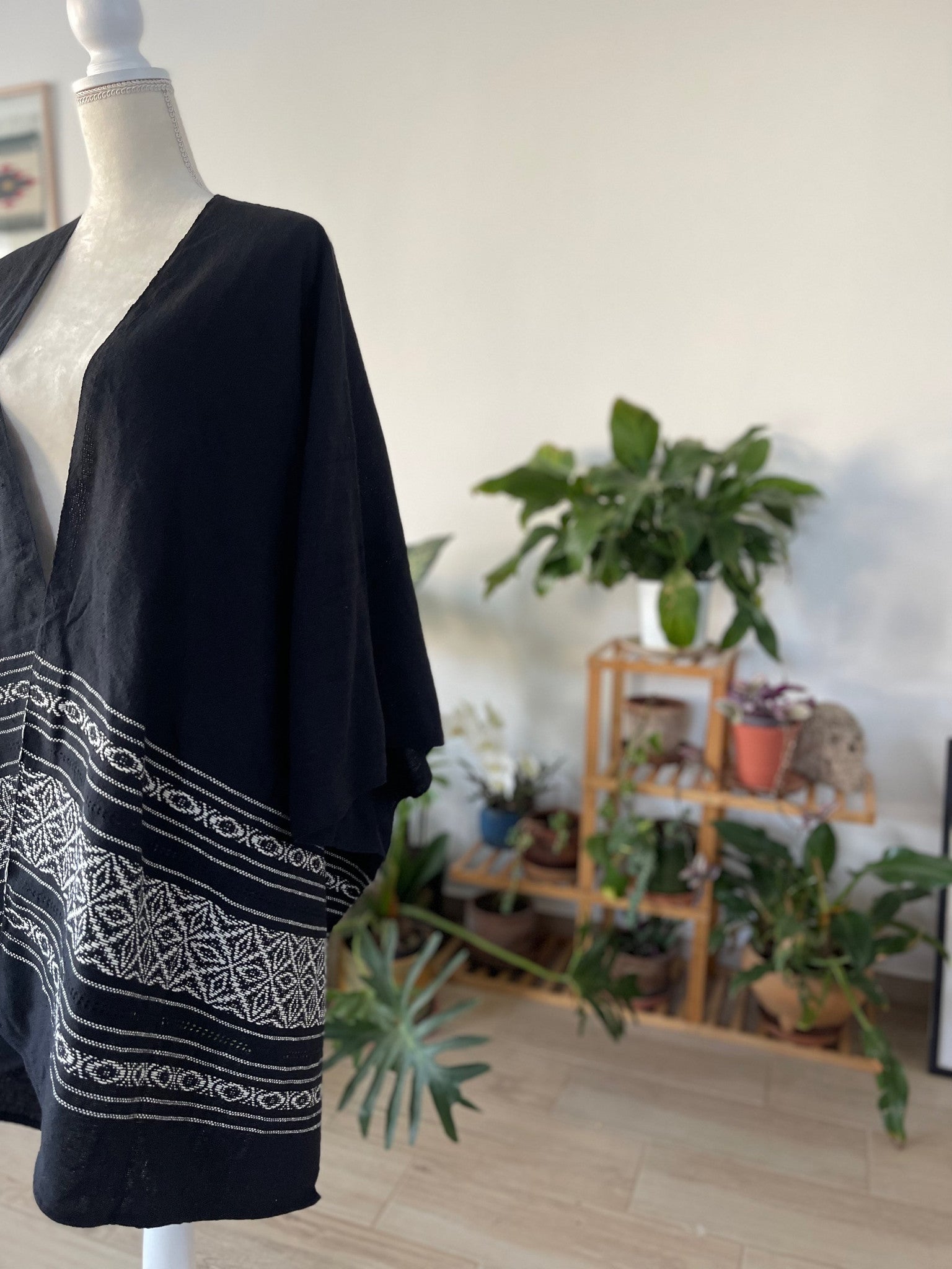 Poncho Tonalli Negro - imagen 3